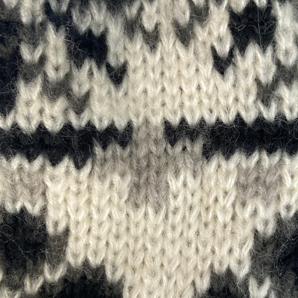 Sonoma Super cozy hat w pom & mittens retro boho vibe soft cozy yarns - Picture 6 of 16